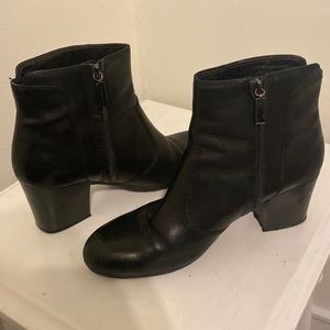 Stonefly orthopedic heel, black ankle boots